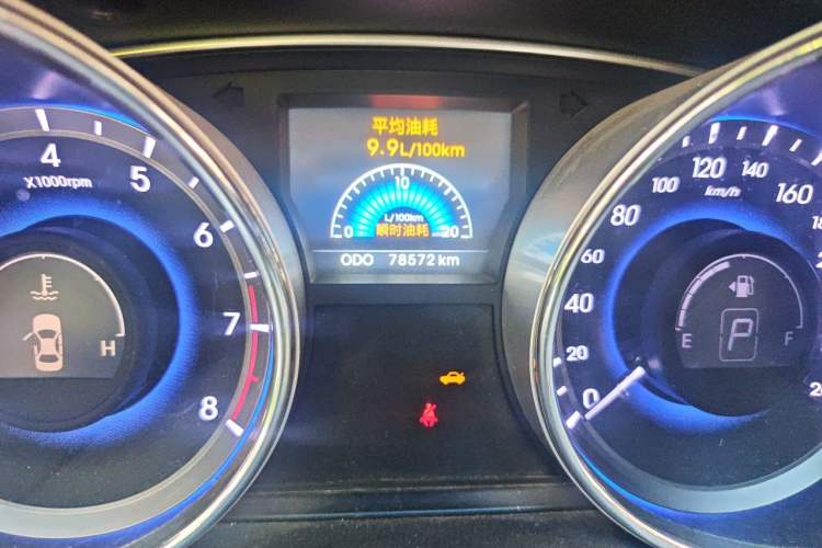 Used Hyundai Sonata 2013 2.0L Automatic Luxury Edition Odometer Close Up