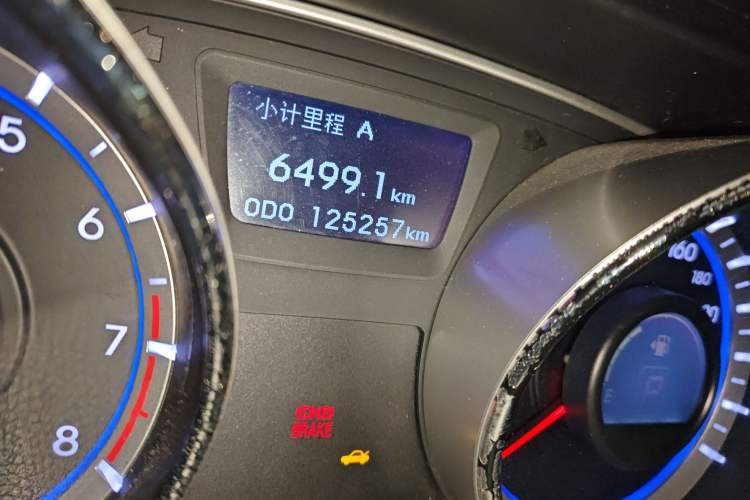 Used Hyundai Sonata 2013 2.0L Automatic Fashion Edition Odometer Close Up