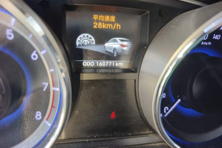 Used Hyundai Sonata 2013 2.4L Automatic Luxury Version China IV Standard Odometer Close Up