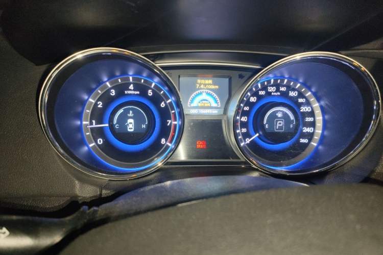 Used Hyundai Sonata 2013 2.0L Automatic Leading Edition Odometer Close Up