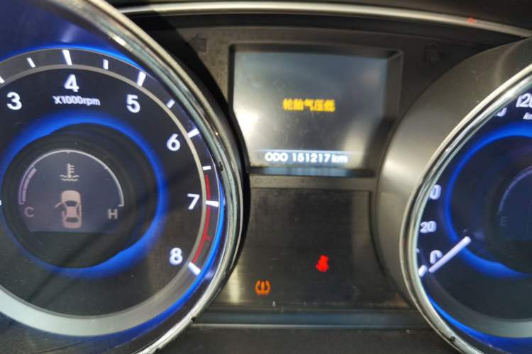 Used Hyundai Sonata 2013 2.4L Automatic Leading Edition China IV Standard Odometer Close Up