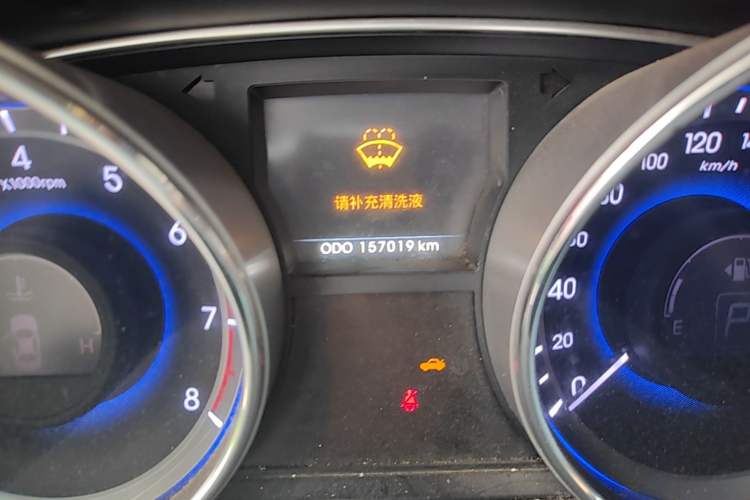 Used Hyundai Sonata 2013 2.4L Automatic Luxury Version China IV Standard Odometer Close Up