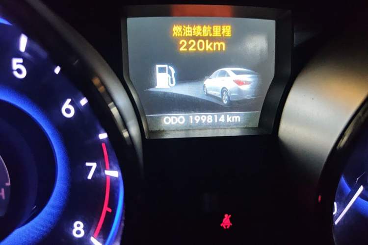 Used Hyundai Sonata 2013 2.0L Automatic Luxury Edition Odometer Close Up