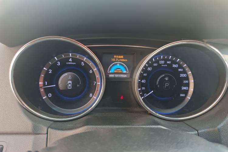 Used Hyundai Sonata 2013 2.0L Automatic Leading Edition Odometer Close Up