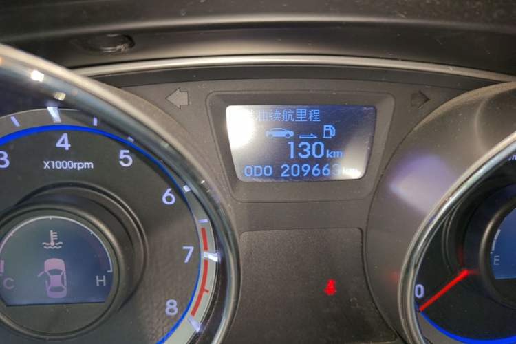 Used Hyundai Sonata 2013 2.0L Automatic Fashion Edition Odometer Close Up