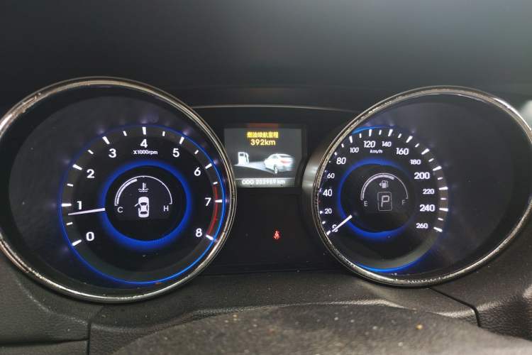 Used Hyundai Sonata 2013 2.0L Automatic Luxury Edition Odometer Close Up