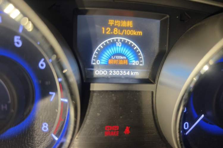 Used Hyundai Sonata 2013 2.4L Automatic Luxury Version China IV Standard Odometer Close Up