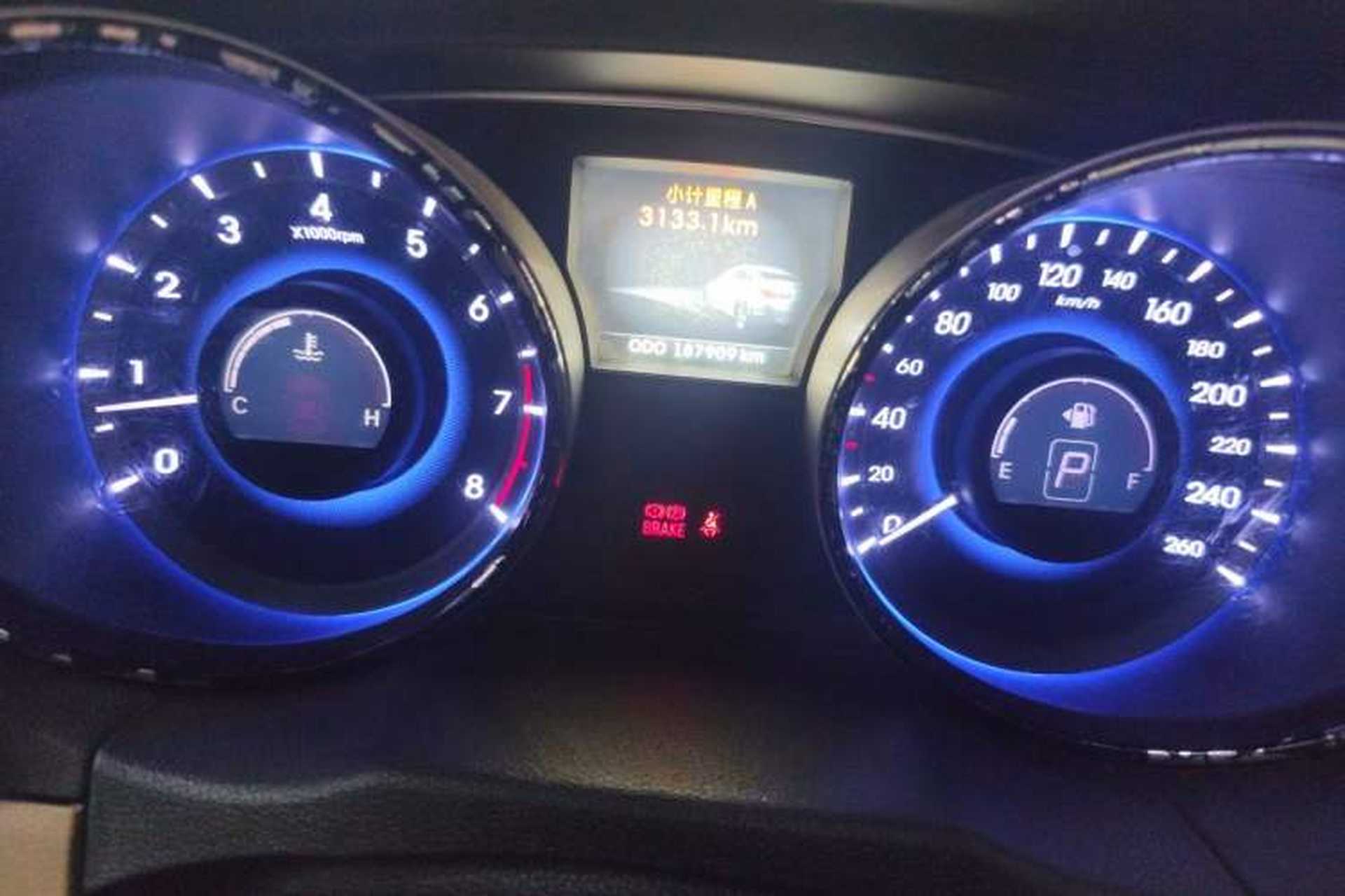 Used Hyundai Sonata 2013 2.0L Automatic Leading Edition Odometer Close Up