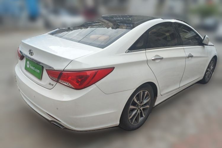 Used Hyundai Sonata 2013 2.4L Automatic Leading Edition China IV Standard Rear Right 45 Deg
