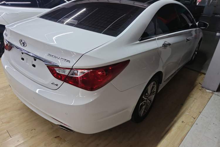 Used Hyundai Sonata 2013 2.4L Automatic Leading Edition China IV Standard Rear Right 45 Deg