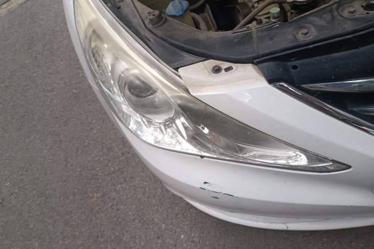 Used Hyundai Sonata 2013 2.0L Automatic Luxury Edition Right Front Headlight