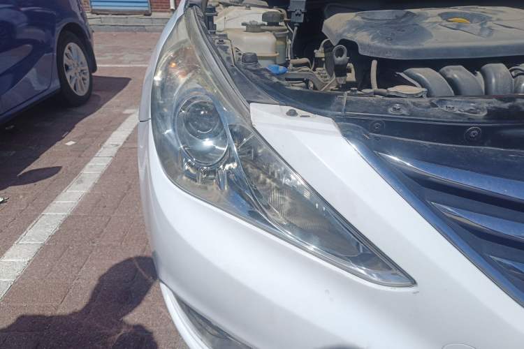Used Hyundai Sonata 2013 2.0L Automatic Luxury Edition Right Front Headlight