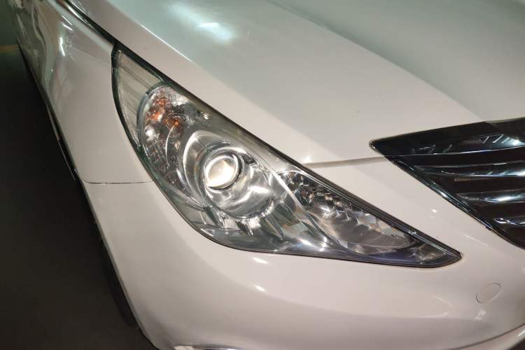 Used Hyundai Sonata 2013 2.0L Automatic Leading Edition Right Front Headlight