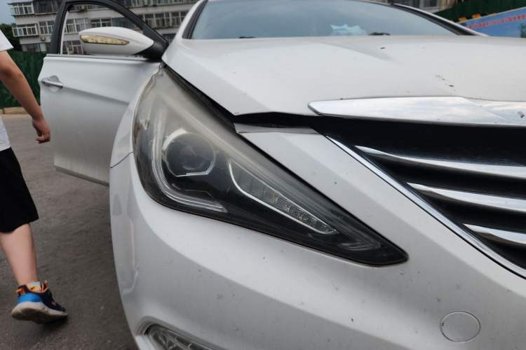 Used Hyundai Sonata 2013 2.0L Automatic Luxury Edition Right Front Headlight
