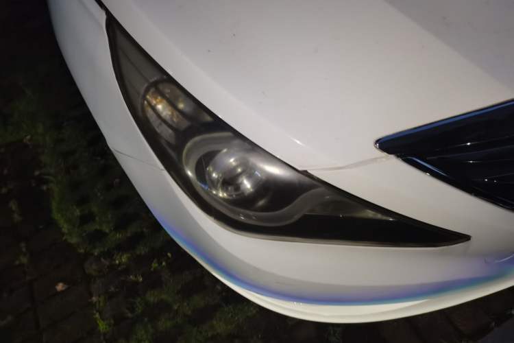Used Hyundai Sonata 2013 2.0L Automatic Luxury Edition Right Front Headlight