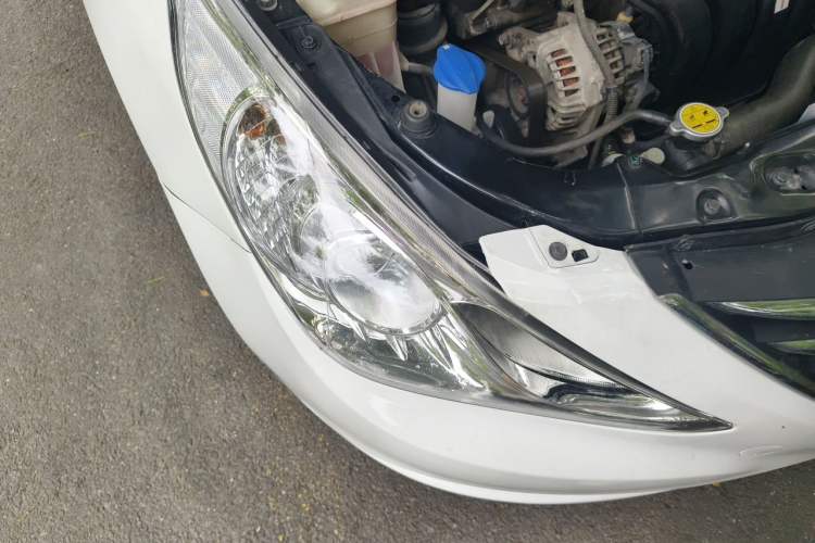 Used Hyundai Sonata 2013 2.0L Automatic Luxury Edition Right Front Headlight