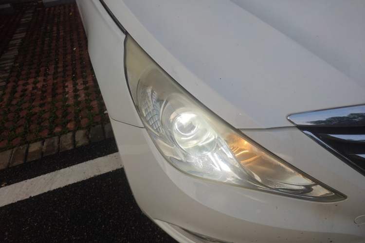 Used Hyundai Sonata 2013 2.0L Automatic Luxury Edition Right Front Headlight
