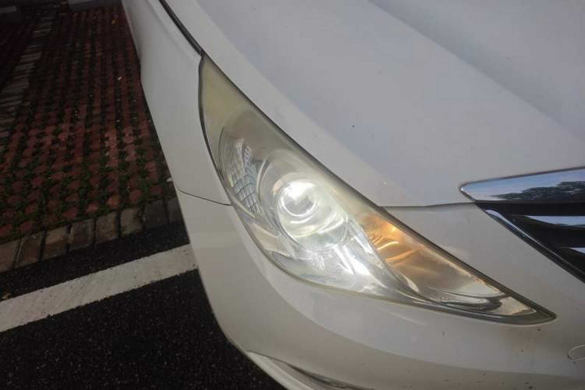 Used Hyundai Sonata 2013 2.0L Automatic Luxury Edition Right Front Headlight