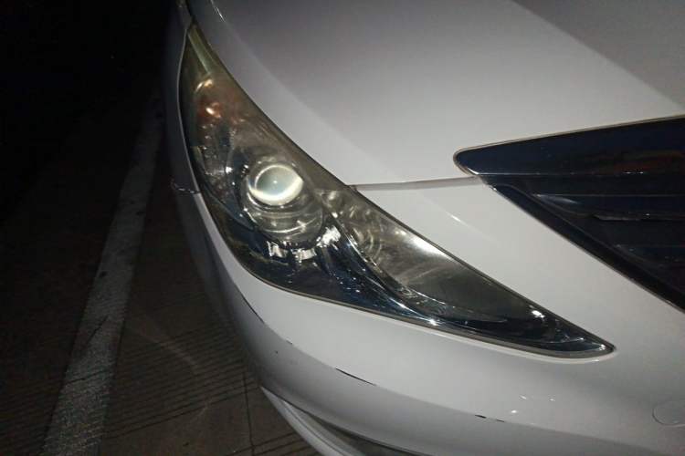 Used Hyundai Sonata 2013 2.0L Automatic Luxury Edition Right Front Headlight