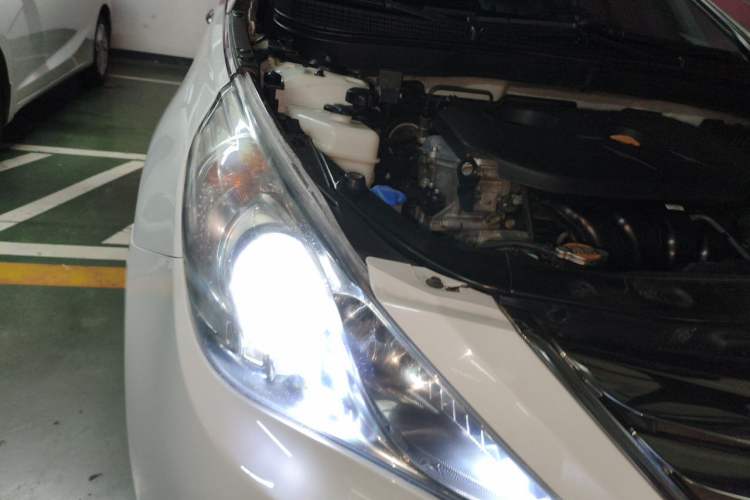 Used Hyundai Sonata 2013 2.0L Automatic Leading Edition Right Front Headlight