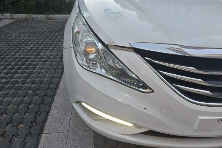 Used Hyundai Sonata 2013 2.0L Automatic Luxury Edition Right Front Headlight