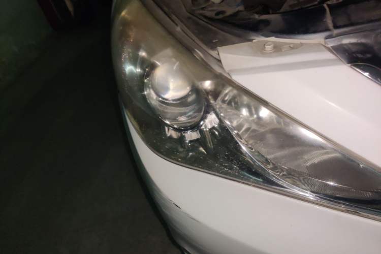 Used Hyundai Sonata 2013 2.0L Automatic Luxury Edition Right Front Headlight