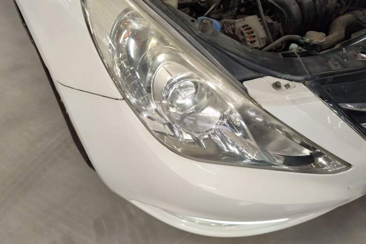 Used Hyundai Sonata 2013 2.0L Automatic Luxury Edition Right Front Headlight
