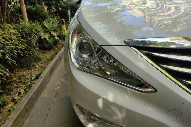Used Hyundai Sonata 2013 2.0L Automatic Luxury Edition Right Front Headlight