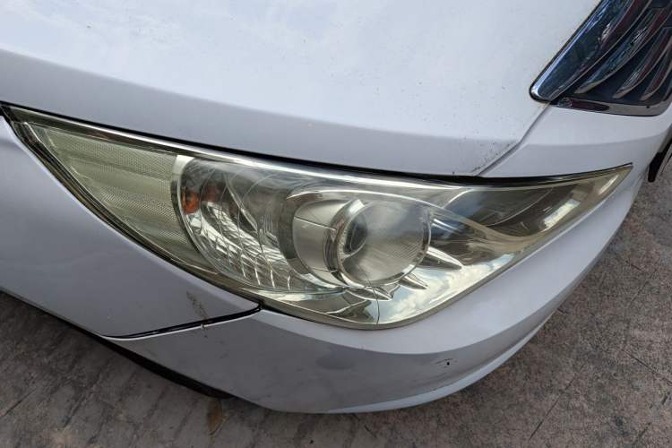 Used Hyundai Sonata 2013 2.0L Automatic Luxury Edition Right Front Headlight