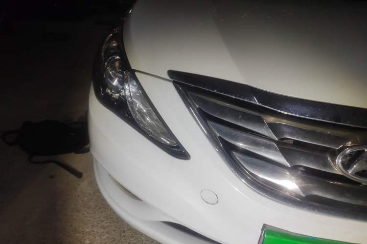 Used Hyundai Sonata 2013 2.0L Automatic Luxury Edition Right Front Headlight