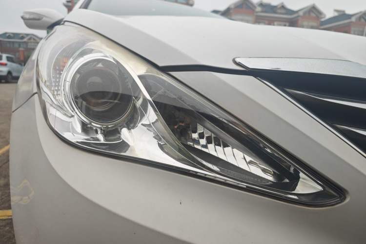 Used Hyundai Sonata 2013 2.0L Automatic Leading Edition Right Front Headlight