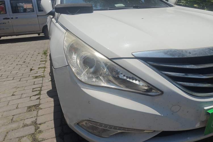 Used Hyundai Sonata 2013 2.0L Automatic Luxury Edition Right Front Headlight
