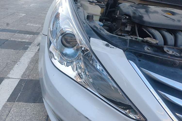 Used Hyundai Sonata 2013 2.0L Automatic Luxury Edition Right Front Headlight