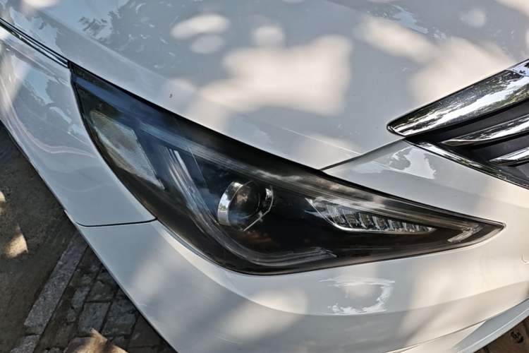 Used Hyundai Sonata 2013 2.0L Automatic Luxury Edition Right Front Headlight