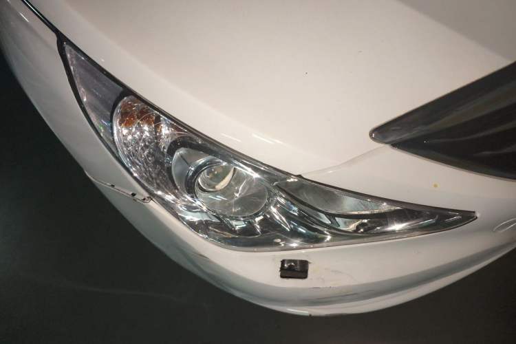 Used Hyundai Sonata 2013 2.4L Automatic Luxury Version China IV Standard Right Front Headlight