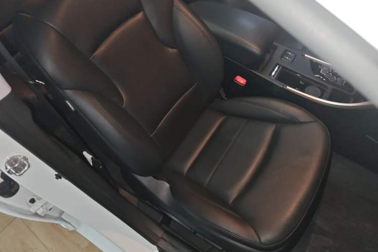 Used Hyundai Sonata 2013 2.4L Automatic Leading Edition China IV Standard Right Front Seat