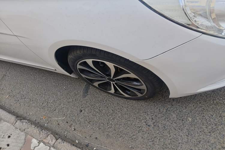Used Hyundai Sonata 2013 2.4L Automatic Prestige Version China IV Standard Right Front Wheel Hub