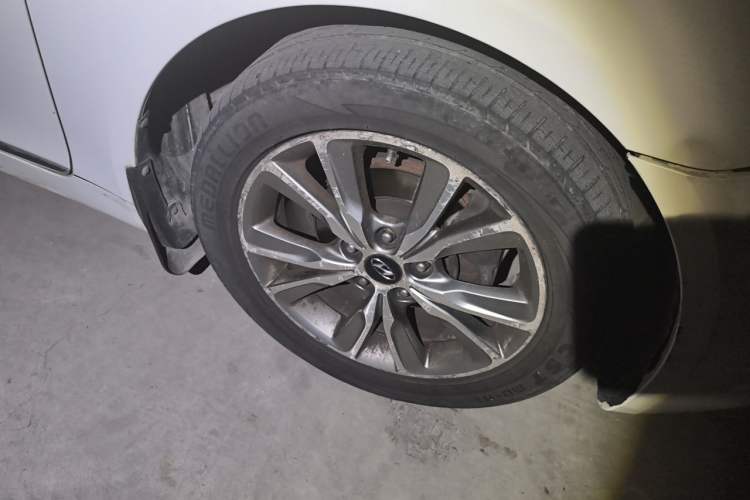 Used Hyundai Sonata 2013 2.4L Automatic Leading Edition China IV Standard Right Front Wheel Hub