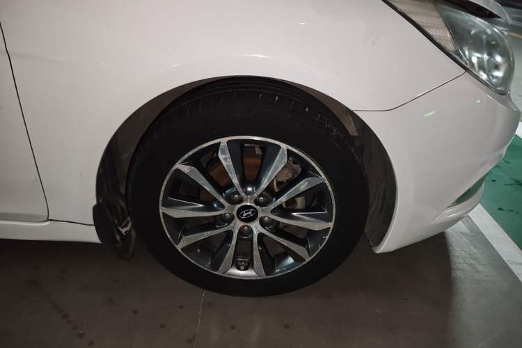 Used Hyundai Sonata 2013 2.0L Automatic Leading Edition Right Front Wheel Hub