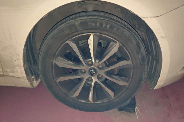 Used Hyundai Sonata 2013 2.4L Automatic Leading Edition China IV Standard Right Front Wheel Hub