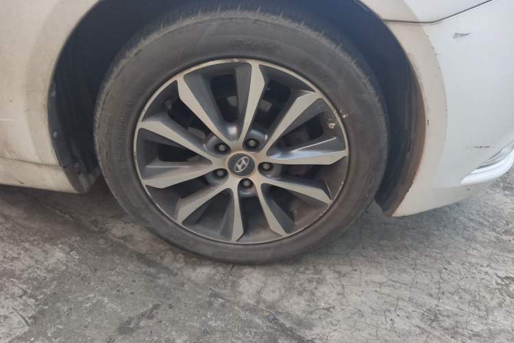 Used Hyundai Sonata 2013 2.0L Automatic Leading Edition Right Front Wheel Hub