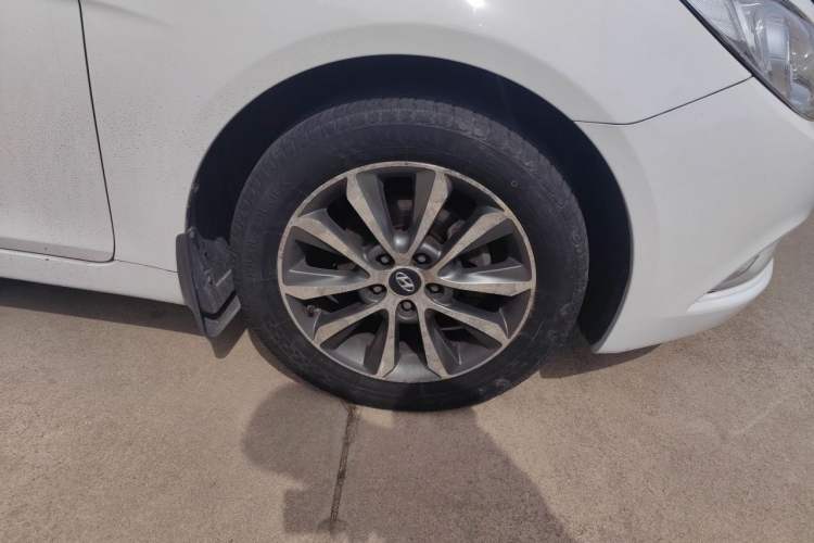 Used Hyundai Sonata 2013 2.0L Automatic Fashion Edition Right Front Wheel Hub