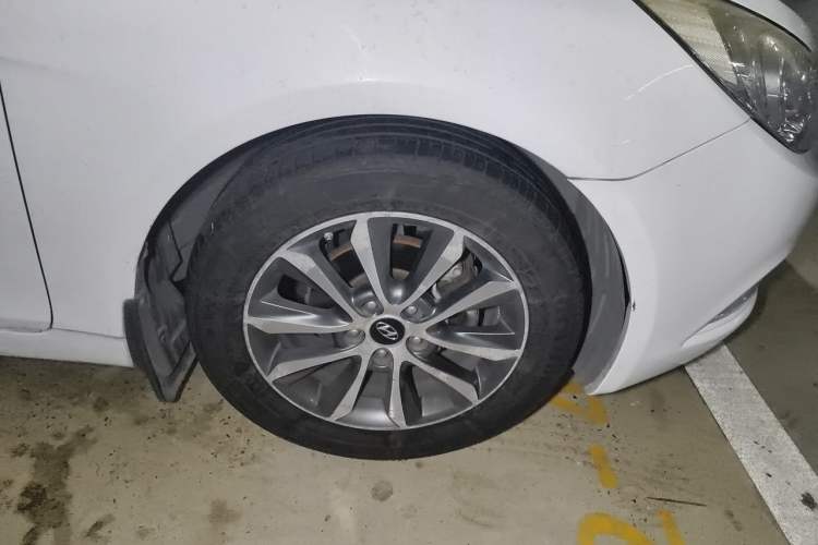 Used Hyundai Sonata 2013 2.0L Automatic Fashion Edition Right Front Wheel Hub