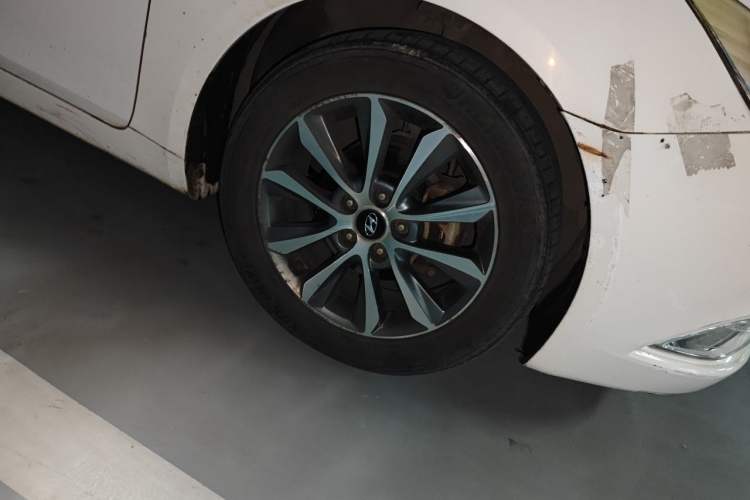 Used Hyundai Sonata 2013 2.4L Automatic Leading Edition China IV Standard Right Front Wheel Hub