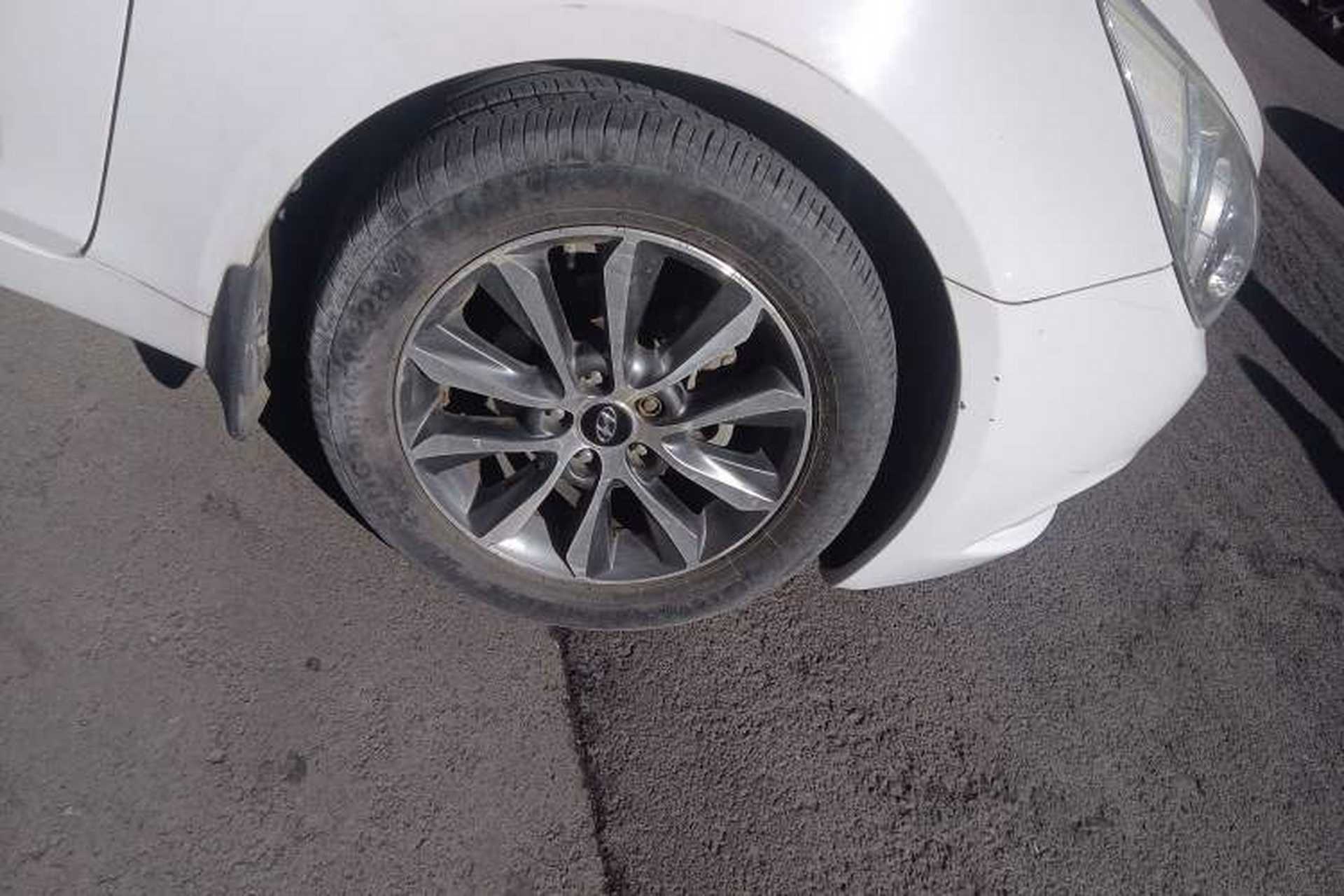Used Hyundai Sonata 2013 2.0L Automatic Leading Edition Right Front Wheel Hub