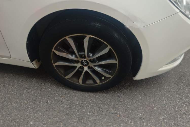 Used Hyundai Sonata 2013 2.0L Automatic Leading Edition Right Front Wheel Hub