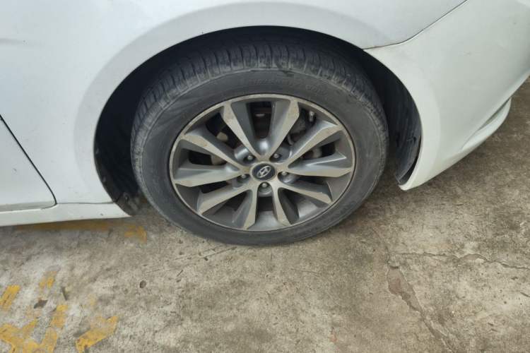 Used Hyundai Sonata 2013 2.4L Automatic Leading Edition China IV Standard Right Front Wheel Hub