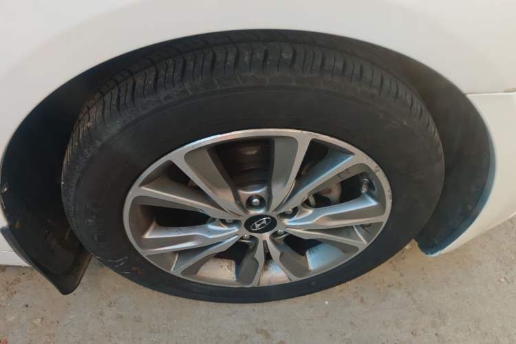 Used Hyundai Sonata 2013 2.4L Automatic Leading Edition China V Standard Right Front Wheel Hub