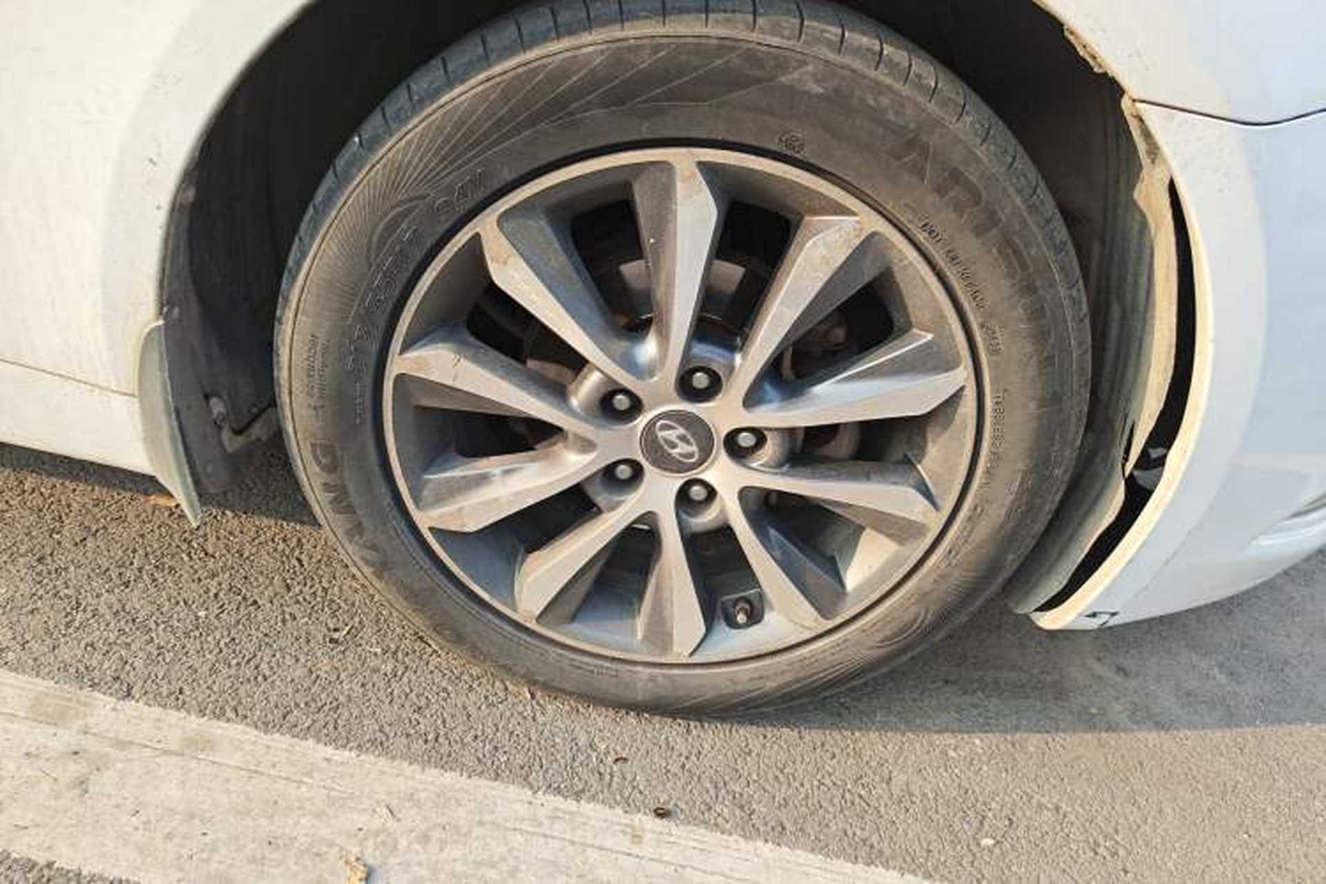 Used Hyundai Sonata 2013 2.0L Automatic Leading Edition Right Front Wheel Hub