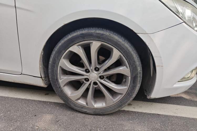 Used Hyundai Sonata 2013 2.4L Automatic Luxury Version China IV Standard Right Front Wheel Hub